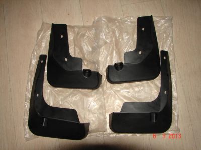 Лот: 3953903. Фото: 1. Брызговики Toyota Camry 50 2012г-. Кузов