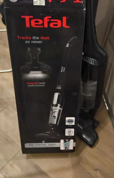 Лот: 25084550. Фото: 1. Вертикальный пылесос Tefal RH65. Пылесосы, паровые швабры