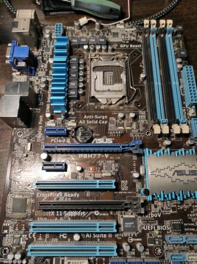 Лот: 19858368. Фото: 1. Asus P8H77-V. Материнские платы