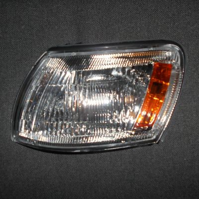 Лот: 4764156. Фото: 1. Габарит левый для автомобиля Toyota... Оптика и освещение