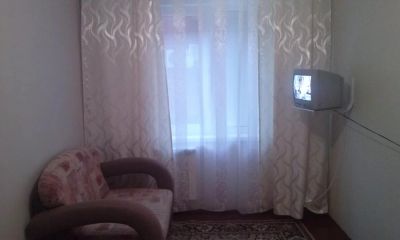 Лот: 4487786. Фото: 1. Сдам гостинку матросово-60 лет... Квартиры, студии