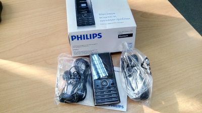 Лот: 8542174. Фото: 1. Сотовый телефон Philips Xenium... Кнопочные мобильные телефоны