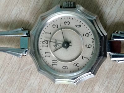 Лот: 25393840. Фото: 1. Часы наручные женские Луч СССР... Оригинальные наручные часы