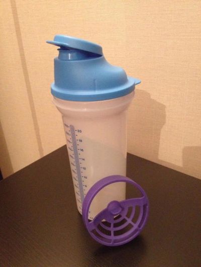 Лот: 10500948. Фото: 1. Миксер (шейкер) на 600мл Tupperware. Кухонные аксессуары