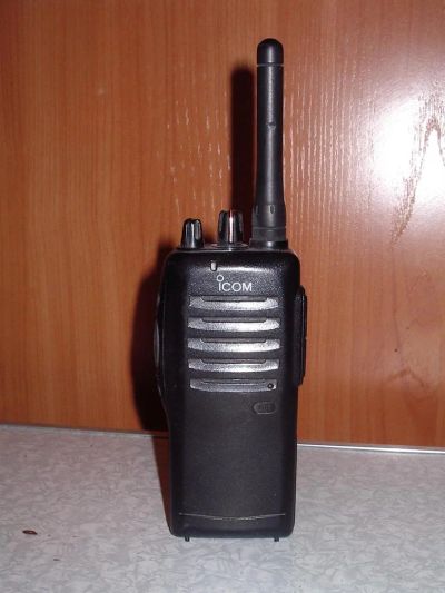 Лот: 3270551. Фото: 1. Радейка Icom IC- F11. Рации, радиостанции