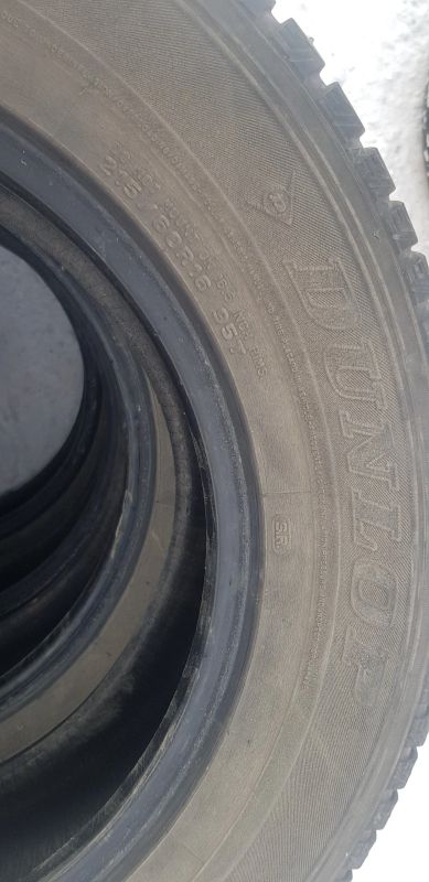Лот: 15083809. Фото: 1. Шины Dunlop 4шт зима. Шины