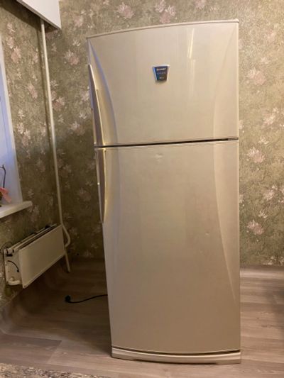 Лот: 21979463. Фото: 1. Холодильник Sharp SJ-68L-T2A б... Холодильники, морозильные камеры