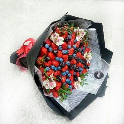 Лот: 10975168. Фото: 1. "Bellini Flowers Black М": Клубника... Подарки на 14 февраля
