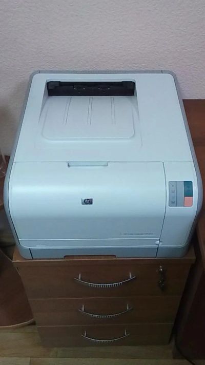 Лот: 8861434. Фото: 1. Принтер цветной hp color laserjet... Лазерные принтеры