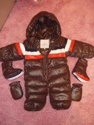 Лот: 3369582. Фото: 1. Комбинезон зимний Moncler (цвет... Верхняя одежда
