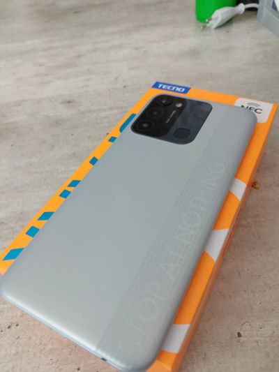 Лот: 19927334. Фото: 1. Телефон Tecno Spark 8c. Смартфоны