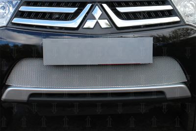 Лот: 7667857. Фото: 1. Защитная сетка радиатора Mitsubishi... Другое (оснащение, оборудование, аксессуары)