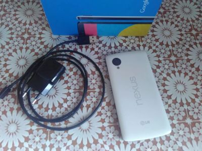Лот: 9486706. Фото: 1. Смартфон LG NEXUS 5 16GB D821... Смартфоны