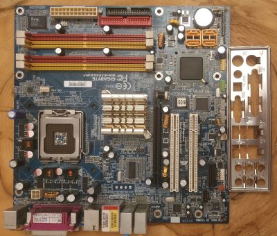 Лот: 18400200. Фото: 1. Материнская плата Gigabyte GA-8I945GMF. Материнские платы