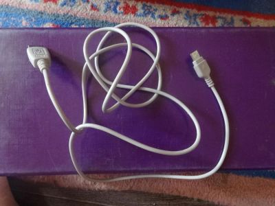 Лот: 5534651. Фото: 1. USB кабель, 2 пары наушников для... Кнопочные мобильные телефоны