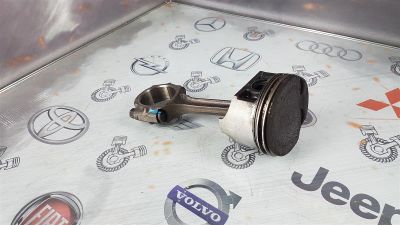 Лот: 23590420. Фото: 1. Поршень с шатуном Suzuki Aerio... Двигатель и элементы двигателя