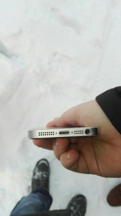 Лот: 8556508. Фото: 1. iPhone 5S Space Gray 16GB. Смартфоны