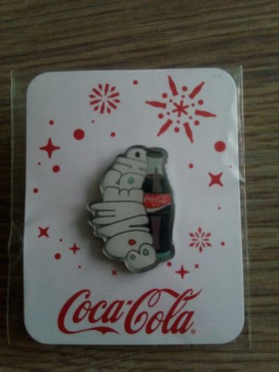 Лот: 11624256. Фото: 1. Значок coca-cola волшебно. Сувенирные