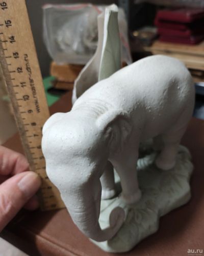 Лот: 18061614. Фото: 1. фарфоровая статуэтка Слон и дерево... Фарфор, керамика