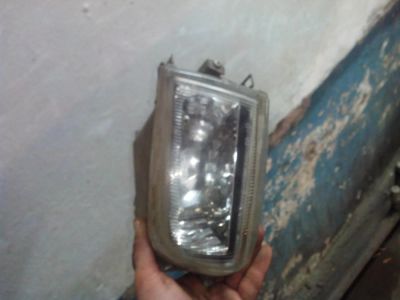 Лот: 6302854. Фото: 1. противотуманка nissan bluebird. Оптика и освещение