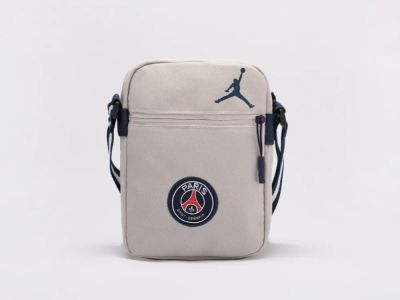 Лот: 24976096. Фото: 1. Наплечная сумка Air Jordan. Сумки