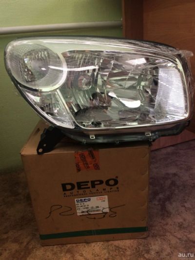 Лот: 5178634. Фото: 1. Фара правая Toyota Rav4 03-05... Оптика и освещение