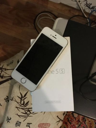 Лот: 10134331. Фото: 1. Apple iphone 5s gold. Смартфоны