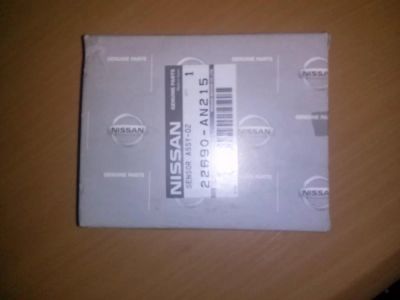 Лот: 3825119. Фото: 1. Датчик кислородный Nissan оригинал... Электрооборудование
