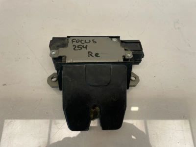 Лот: 22460177. Фото: 1. замок багажника Ford Focus CB4. Другое (автозапчасти)