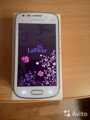 Лот: 7716741. Фото: 1. Обмен Samsung Galaxy S3 mini LaFleur. Смартфоны