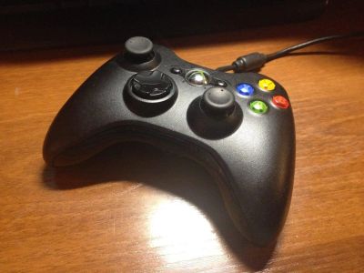 Лот: 11965546. Фото: 1. Проводной контроллер для XBOX... Аксессуары для игровых приставок, консолей, геймпады