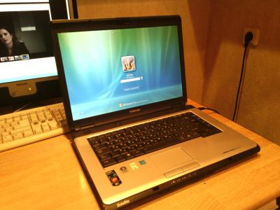 Лот: 7962157. Фото: 1. Ноутбук Toshiba L300D-10B. Ноутбуки