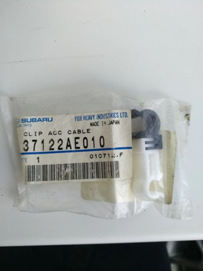 Лот: 16495279. Фото: 1. Клипса Subaru 37122-AE010. Кузов