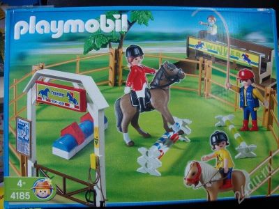 Лот: 444161. Фото: 1. Playmobil Площадка для конного... Конструкторы