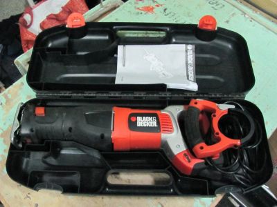 Лот: 8280687. Фото: 1. Сабельная пила Black&Decker RS1050EK. Электроинструмент