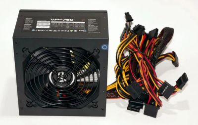 Лот: 12232125. Фото: 1. Блок питания AeroCool VP-750 750W. Корпуса, блоки питания