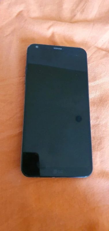 Лот: 14303267. Фото: 1. Lg q6a. Смартфоны
