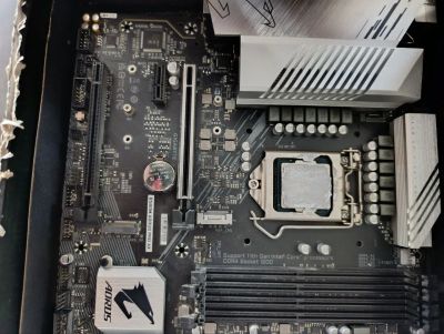 Лот: 25761088. Фото: 1. Материнская плата Gigabyte B560M... Материнские платы