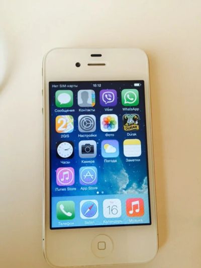 Лот: 5402169. Фото: 1. Iphone 4 white. Смартфоны