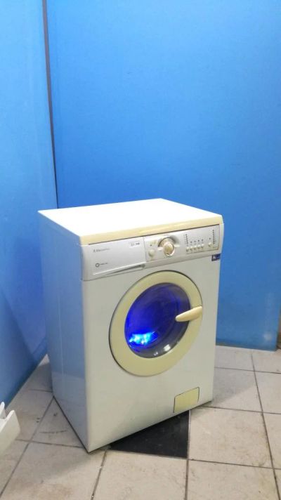 Лот: 11090142. Фото: 1. Стиральная машина Electrolux EWS... Стиральные машины