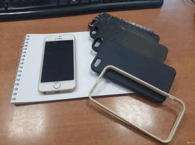 Лот: 18009069. Фото: 1. IPhone se 32 gb gold. Смартфоны