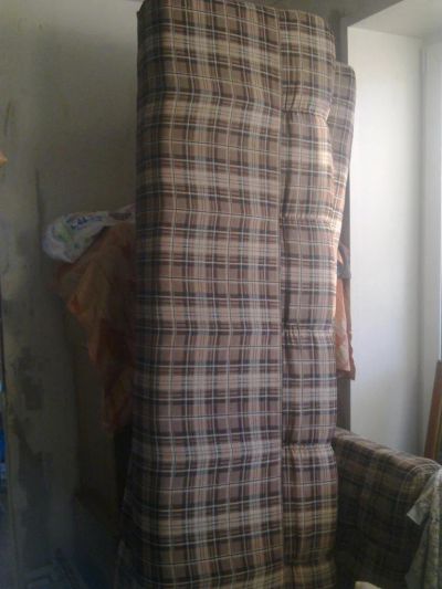 Лот: 3213104. Фото: 1. подушки от дивана пригодятся если... Спальные мешки, надувные кровати, коврики туристические