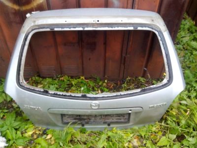 Лот: 11302177. Фото: 1. Дверь 5-я Mazda Familia + стекло. Кузов