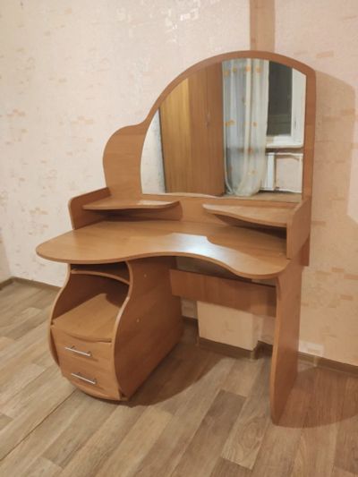 Лот: 17272602. Фото: 1. Комод с зеркалом / туалетный столик. Комоды