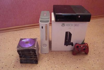 Лот: 7359457. Фото: 1. 2 Xboxa 360 обмен. Игровые приставки, консоли