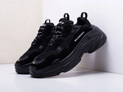Лот: 16379325. Фото: 1. Кроссовки Balenciaga Triple S... Кеды, кроссовки, слипоны