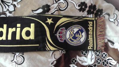 Лот: 3634158. Фото: 1. Официальный шарф Ф.К Реал Мадрид... Спортивная символика и атрибутика