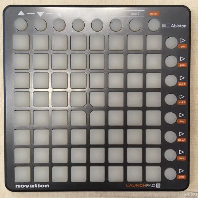 Лот: 13147609. Фото: 1. Novation Lauchpad S + фирменный... MIDI-оборудование