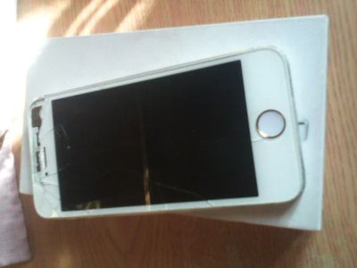 Лот: 5310320. Фото: 1. iphone 5 16gb белый. Смартфоны