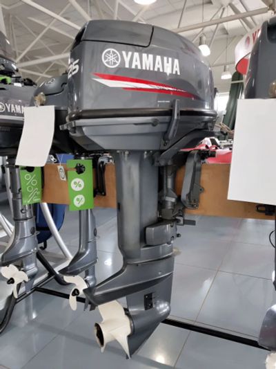 Лот: 25362661. Фото: 1. 2х-тактный лодочный мотор YAMAHA... Лодочные моторы